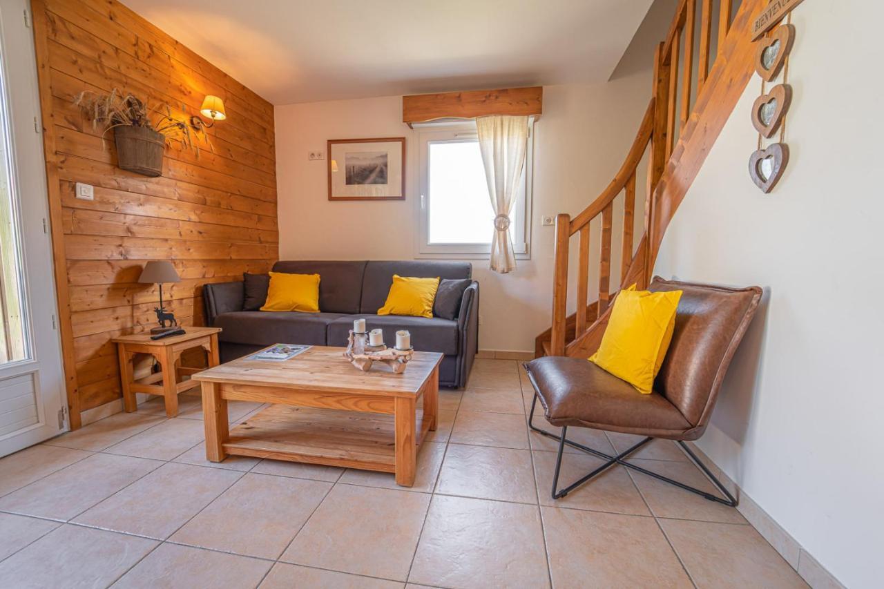 Village De Gites Les Chalets De L'Aubrac Aumont-Aubrac Esterno foto