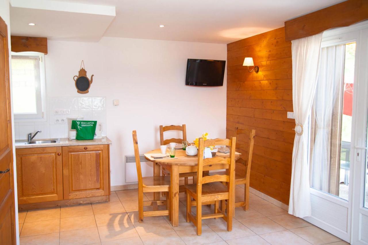 Village De Gites Les Chalets De L'Aubrac Aumont-Aubrac Esterno foto