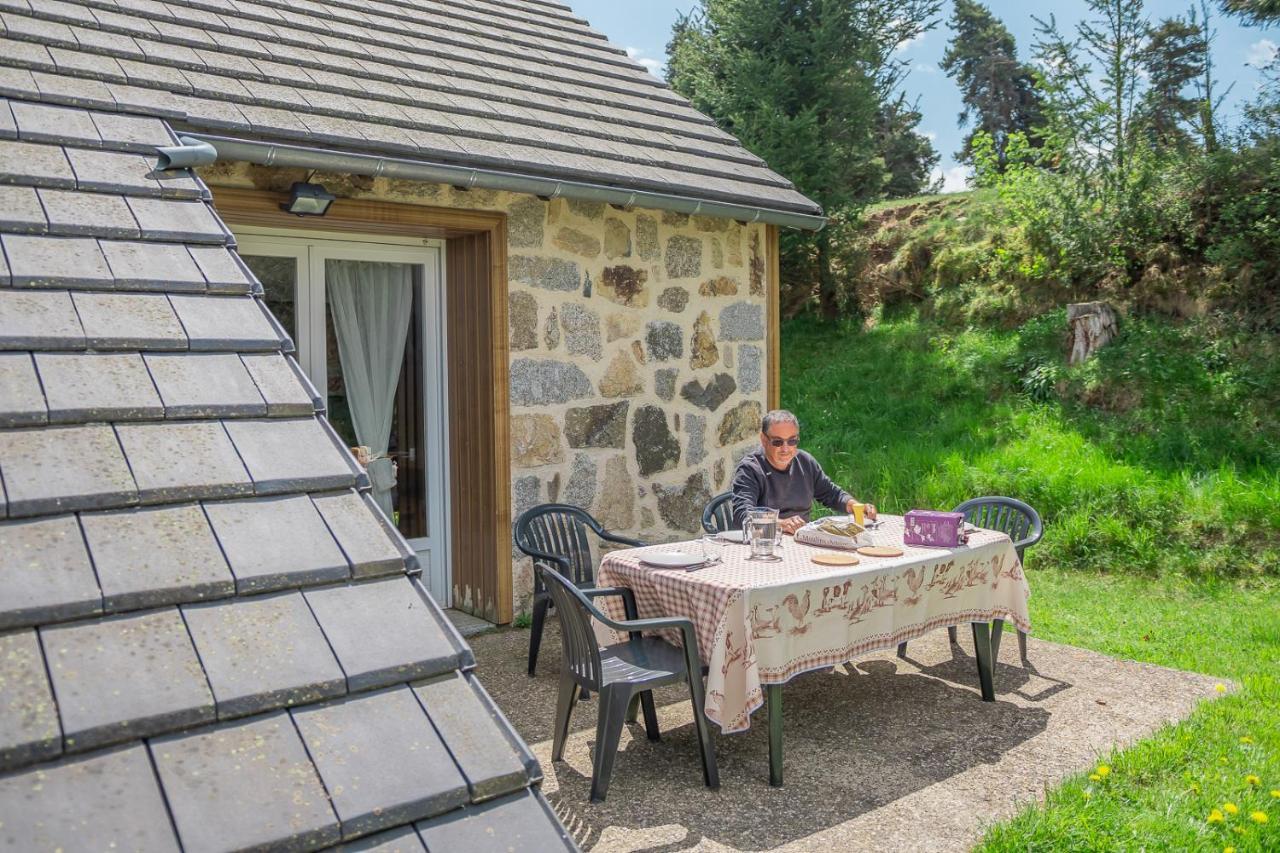 Village De Gites Les Chalets De L'Aubrac Aumont-Aubrac Esterno foto