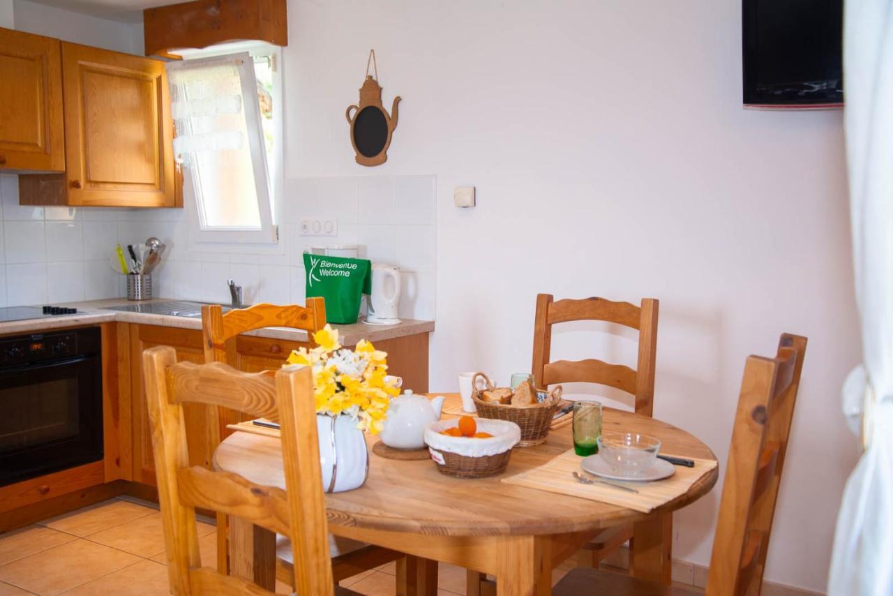Village De Gites Les Chalets De L'Aubrac Aumont-Aubrac Esterno foto